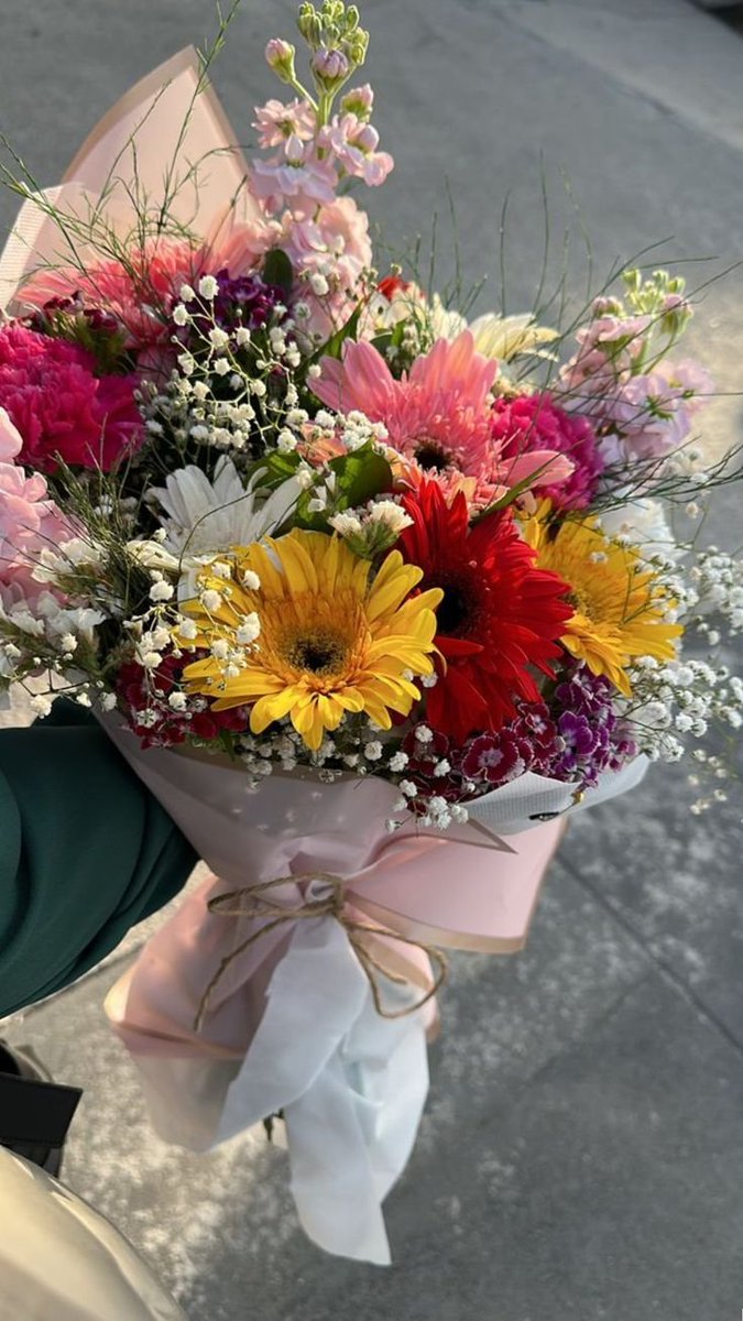 BhavikaxCoffee's tweet photo. Flowers 🌸🌷 
#BhavikaSharma #DrSeherBaig #Seherhonekohai https://t.co/OzDMp8aFOB