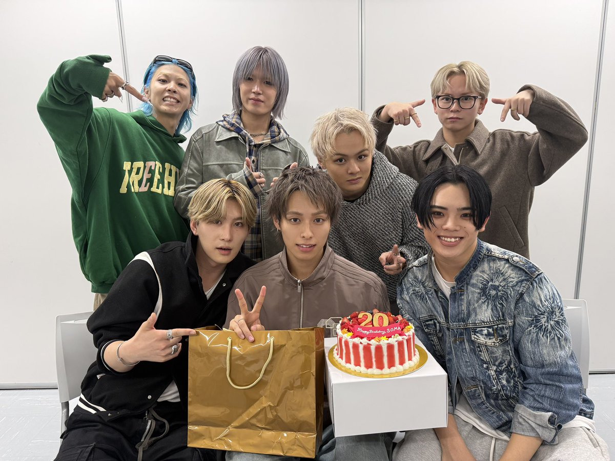 _KID_PHENOMENON's tweet photo. 𝐇𝐚𝐩𝐩𝐲 𝐁𝐢𝐫𝐭𝐡𝐝𝐚𝐲 𝐒𝐎𝐌𝐀🐰

Instagram生配信
ご覧いただきありがとうございました！✨🎂

▼アーカイブはこちら
https://t.co/lVwJWgYUK7

#川口蒼真20歳おめでとう 
#川口蒼真 #SOMA 
#KIDPHENOMENON https://t.co/TCGekLgFNA