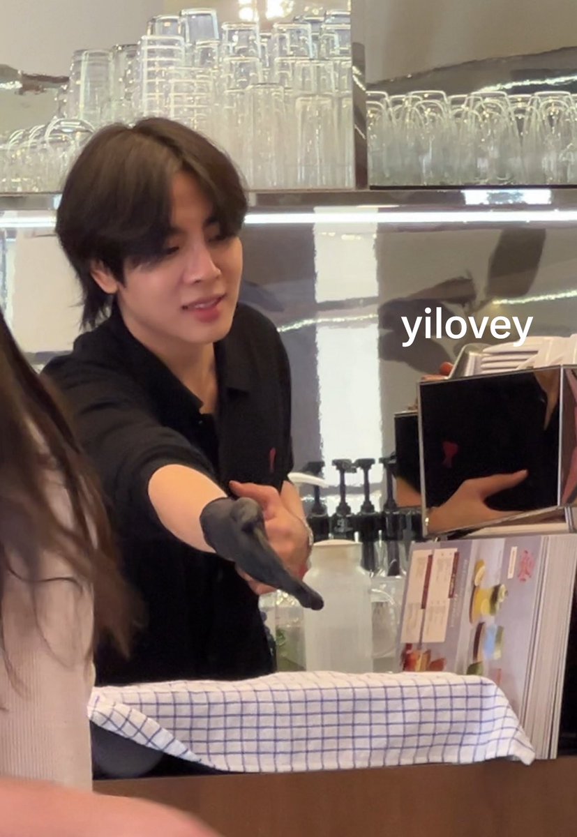 YILOVEY's tweet photo. When the op was in Mix’s cafe. She heard staff said 

“P’Mix said if anyone (the staff) can’t come to work (because of the flood), don’t have to come. It’s dangerous.” 

Good boy and Good boss 🥺

#เอิร์ทมิกซ์ #EarthMix #mixxiw @wixxiws

(Pic is not from today) https://t.co/kYIqN7dkis