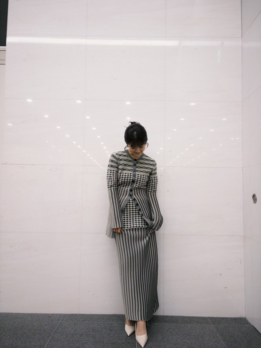 hina_and_staff's tweet photo. こちらは秋っぽいお洋服🍂
髪型もチェンジ🤎
(staff) https://t.co/T99xdsolW3