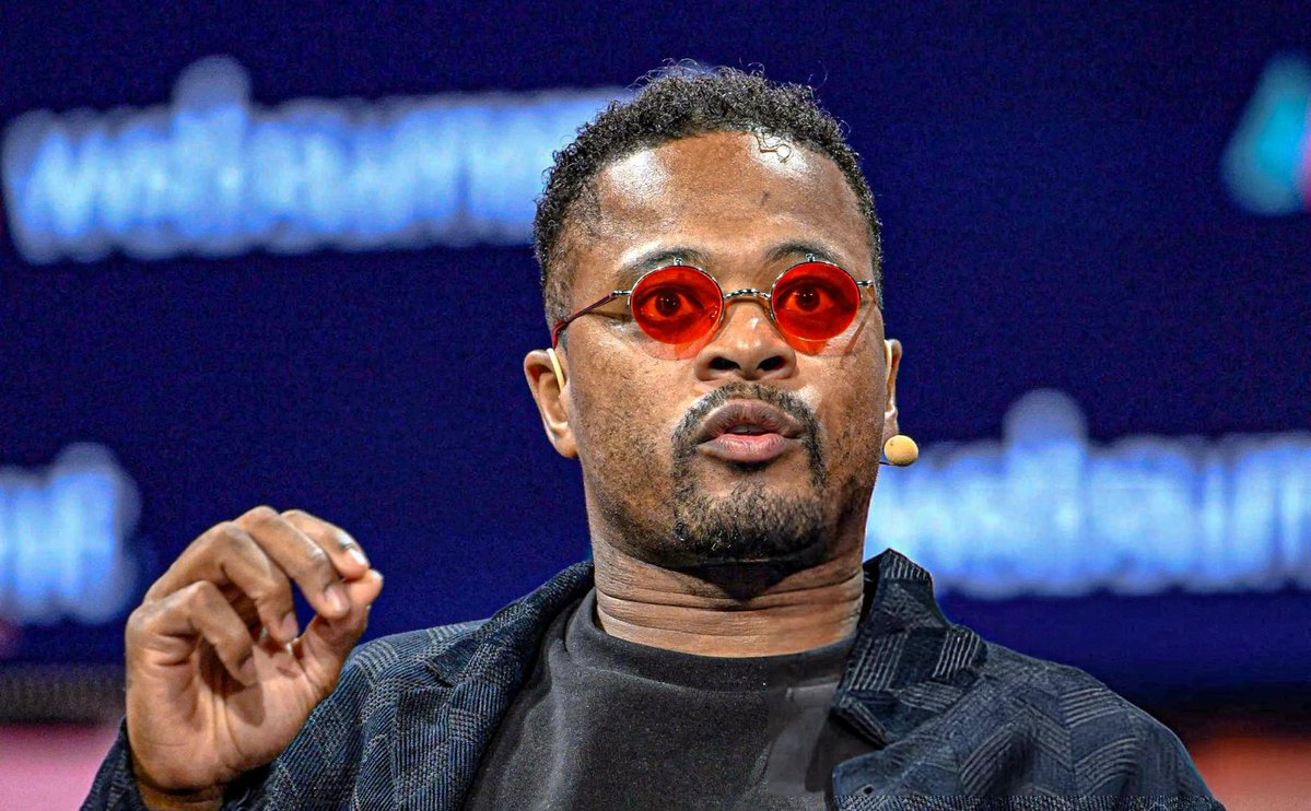 postunited's tweet photo. 🚨 EVRA DENUNCIA LA MASCULINIDAD TÓXICA EN EL FÚTBOL

🗣️ “Fernando Llorente se puso a llorar viendo una película y todos empezaron a reírse de él”

🇫🇷 El francés recuerda cómo sus compañeros de la Juventus se burlaron del delantero por emocionarse durante un viaje

🧠 Evra critica que los futbolistas no puedan mostrar vulnerabilidad