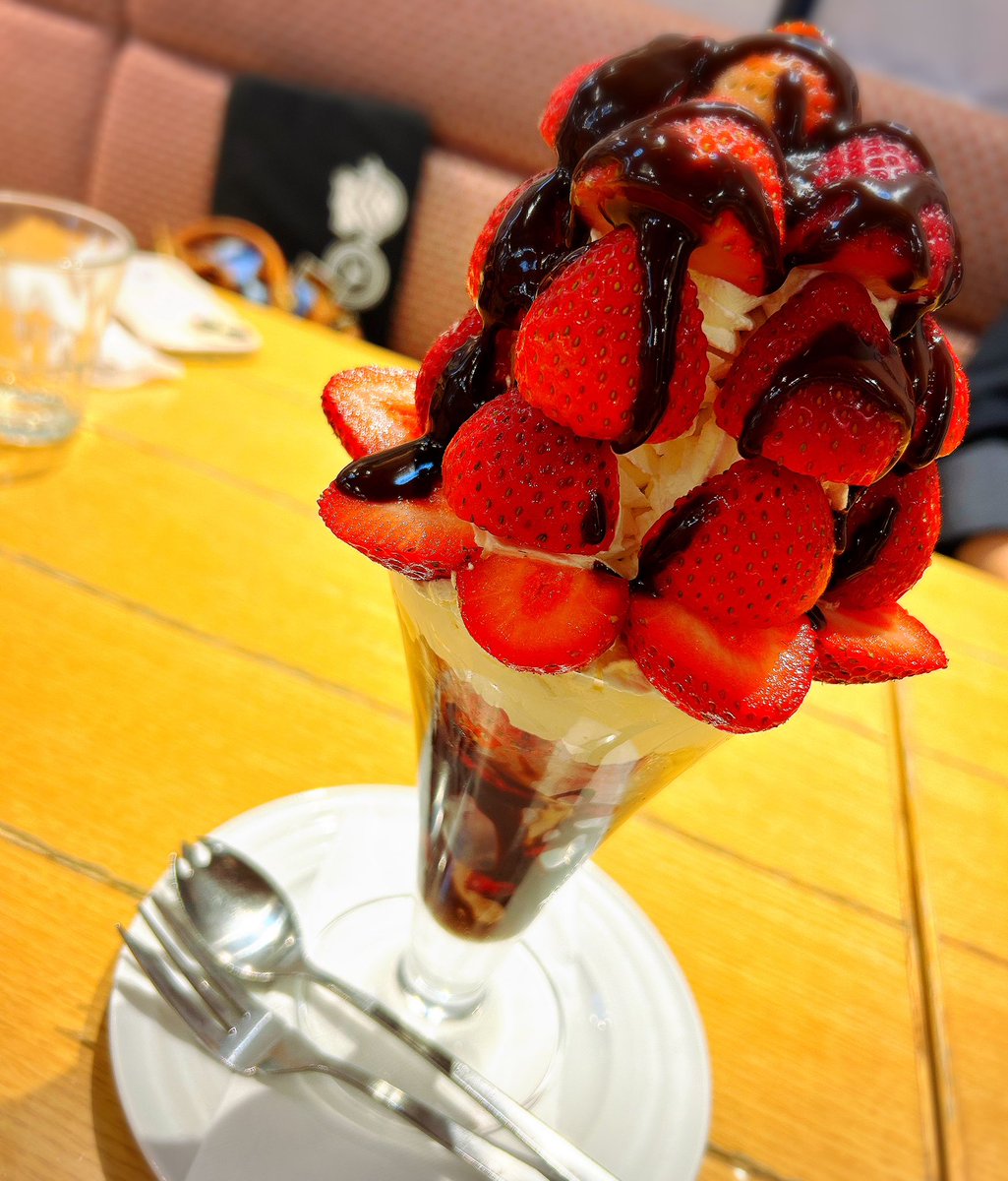 MS_Shooting's tweet photo. ぬいを忘れしただの美味しい豪華なパフェ https://t.co/iptwCPZ5ej
