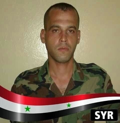 AlbakurBsm48183's tweet photo. الشبيح 
عادل جمال اسماعيل 
كان متطوع  مع لواء القدس 
الآن وحالياً موجود في حلب حي  مساكن هنانو شارع فرن العساف https://t.co/Kyvt1LBh4P