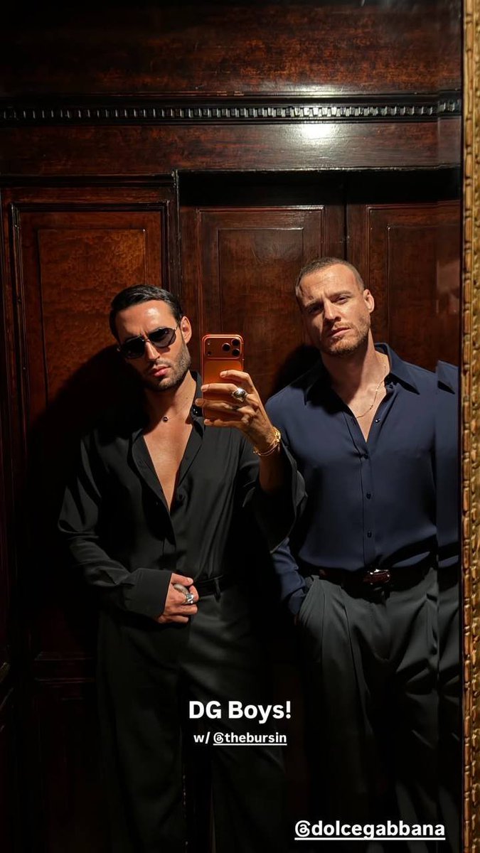 zeynep199507's tweet photo. Dolce &amp; Gabbana defilesinden kerem 
#KeremBürsin #kerembursin #Milano https://t.co/t0KCxuQyBG