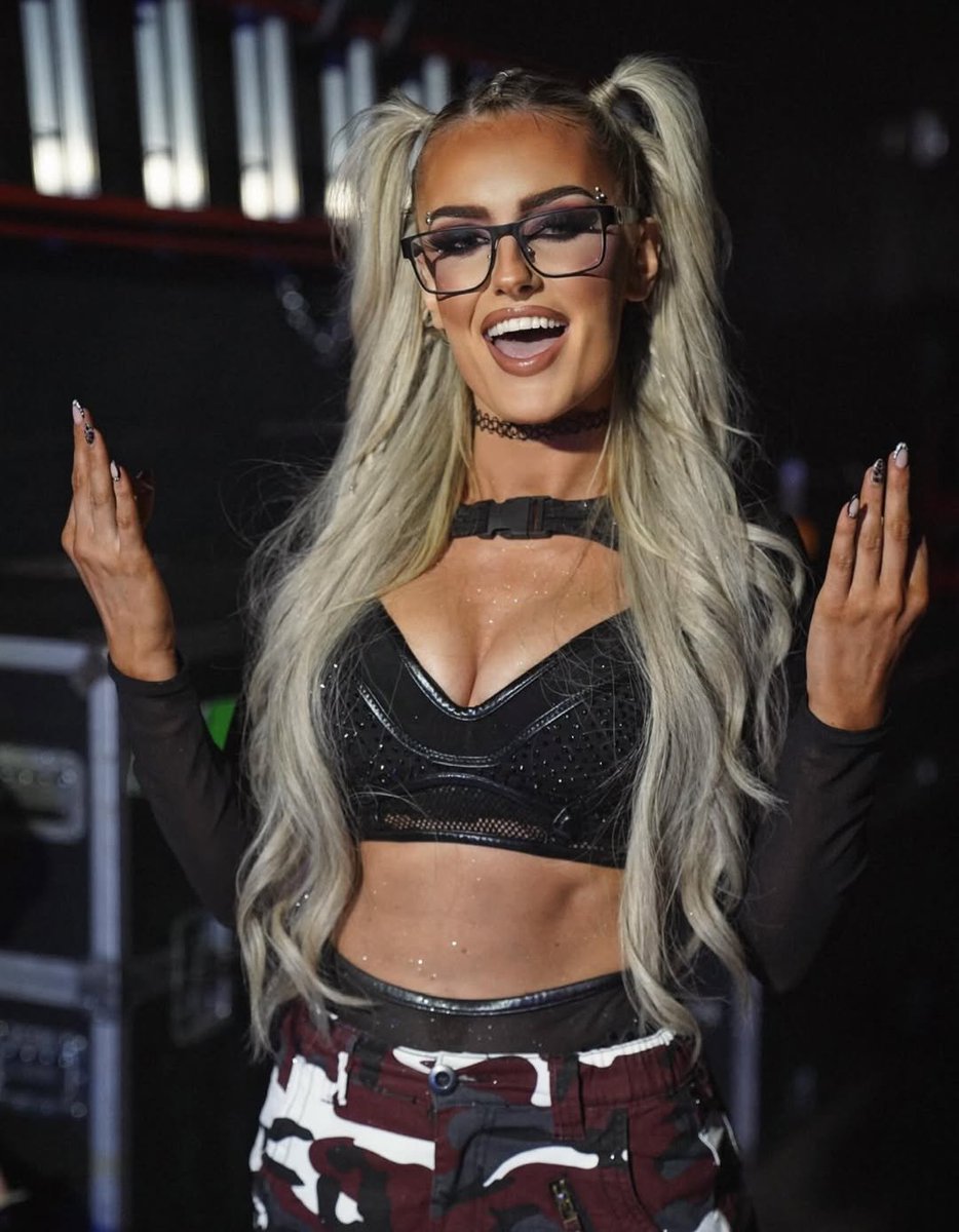sdudas1992's tweet photo. Blake Monroe paid tribute to The Dudley Boyz with this INCREDIBLE look for her weaponized steel cage match against Jordynne Grace one year ago! https://t.co/MqJWx8Unc0