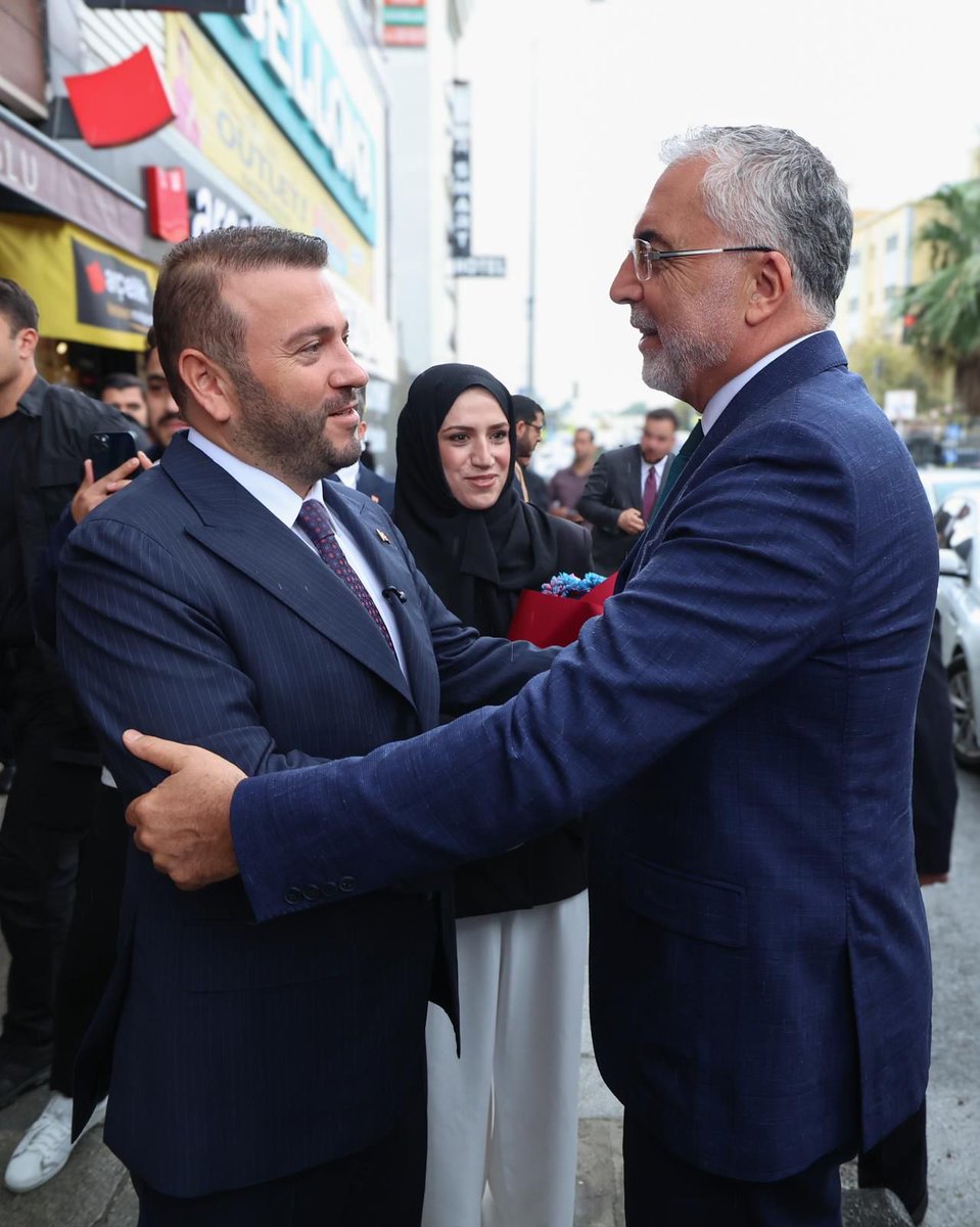 mcandaroglutr's tweet photo. Türkiye Yüzyılı Buluşmaları Programı’nda, Çalışma ve Sosyal Güvenlik Bakanımız Sn. Prof. Dr. Vedat Işıkhan’ın ve kıymetli Vekillerimizin katılımıyla teşkilatımızla bir araya geldik.

Milletimizle güçlü bağlar kuran, sahadan gelen talepleri dinleyen ve çözüm üretmek için gayret gösteren bir anlayışla çalışıyoruz. 

Birlik ve beraberlik içerisinde Arnavutköy’ümüze hizmet etmeye devam edeceğiz. 

Türkiye Yüzyılı Buluşmaları İstanbul