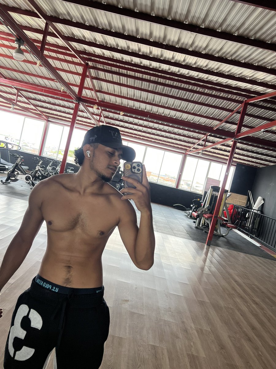 rey28152's tweet photo. Gym 💪🏼 https://t.co/24J4DOugtF