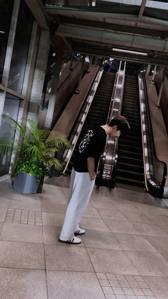 Asdfg_98756's tweet photo. Lost Boy ❄️ #บางใหญ่ #บางบัวทอง #นนทบุรี https://t.co/0MdtvwGqGw
