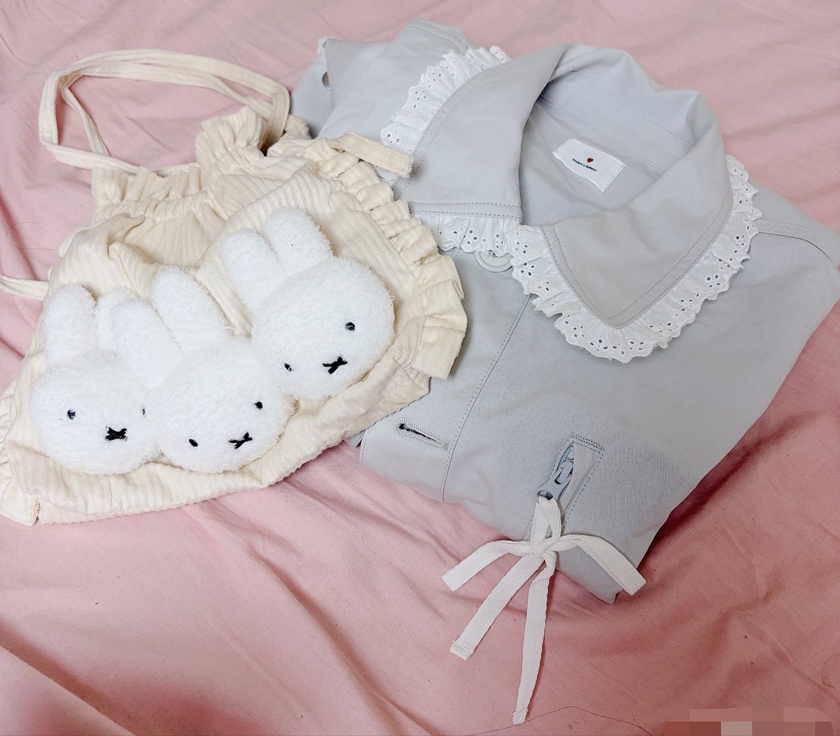 omochim2k's tweet photo. 今日はいいお買い物できた。
 #merryjenny 
#巾着バッグ
#ジャケット https://t.co/D5eHbekmmu
