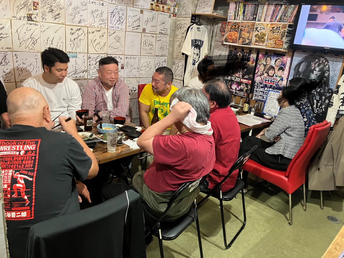 crDZVDEgLPUE5to's tweet photo. 9/27(日)
高岩竜一選手イベント
神イベント！超盛り上がってます！
#プロレス
#プロレスイベント
#高岩竜一 https://t.co/kQr9sYceMd