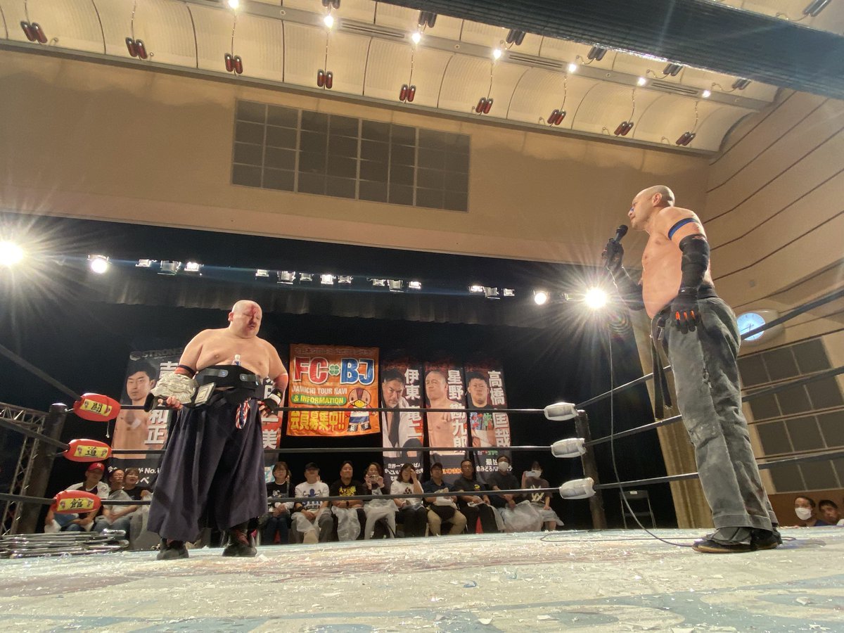 BJWOfficial's tweet photo. ＼📣9.27名古屋大会試合結果／

🩸メインイベント　蛍光灯タッグデスマッチ
30分1本勝負
【ソウルクロウズ】杉浦透 菊田一美⭕️🆚伊東竜二❌ 山下りな
12分32秒 クーロンズゲート→片エビ固め

🔥大日本プロレス次回興行は10/10(土)弘前大会
https://t.co/4TS6FuHlAZ

#bjw #pw_freedoms https://t.co/xe2i07Aq1Y