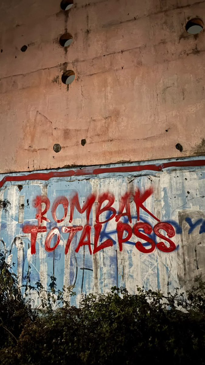 SudDellaCitta_'s tweet photo. Api Perlawanan Dimulai Dari Sekarang 💥
#RevolusiManajemenPSS
#PieterOut
#YoniArsetoOut
#ResetPSS
#RombakTotalPSS https://t.co/puHtzHzYmD
