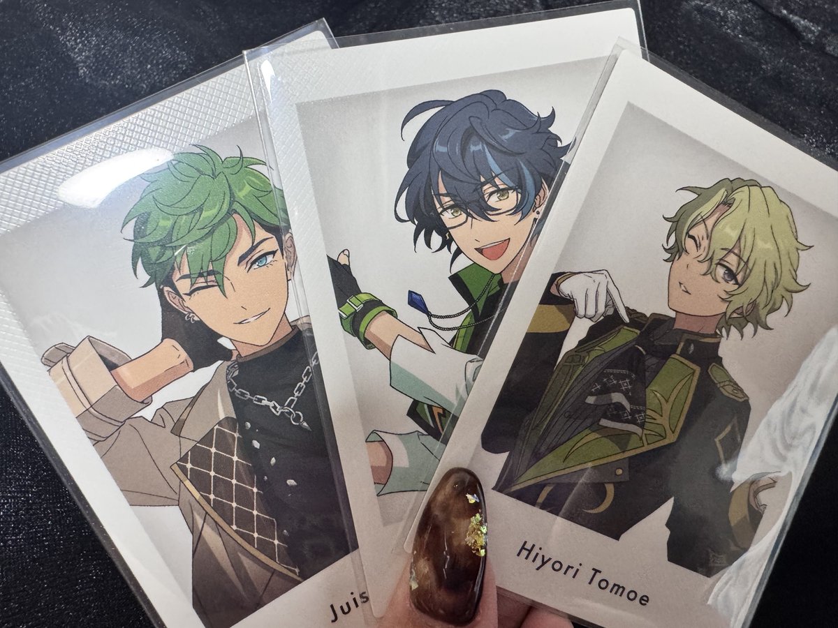 a_ni_co_'s tweet photo. 特典ぱしゃ開封したらまさかの1パックから推し2人来てくれて泣いた💚💚💚💚😭😭😭😭😭
自引きできたの嬉しすぎるな💚🫶🏻😭 https://t.co/ngFfu4SB9a
