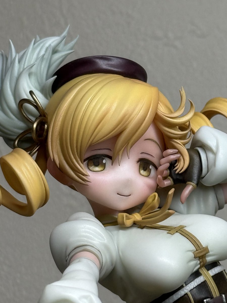 bullsajow_ws's tweet photo. 巴マミ【まどマギ】WIP10

・アイペイント
シンプルなデザインなので、アイペイントは比較的スムーズに終わりました。作風特有の瞳の斜線模様は、色鉛筆で再現しています。 https://t.co/N4NwqNxOAw
