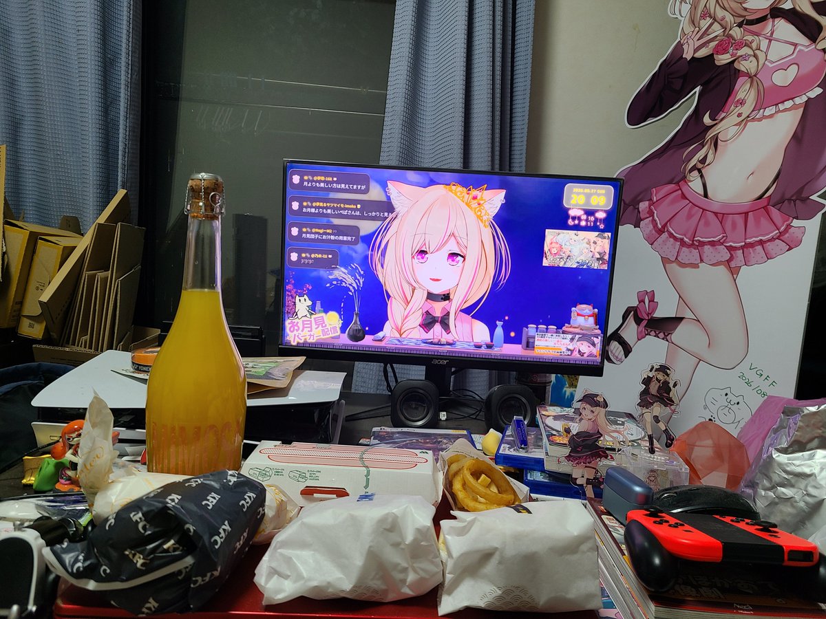 gorisatori's tweet photo. モスとケンタッキーの2つの月見バーガーと月見ツイスター、ホットドッグ、オニポテ。
飲み物はオレンジジュースとスパークリングワインを混ぜたワイン
 #酒依ぺぱ  #ぺぱらいぶ https://t.co/94rlirlsO2