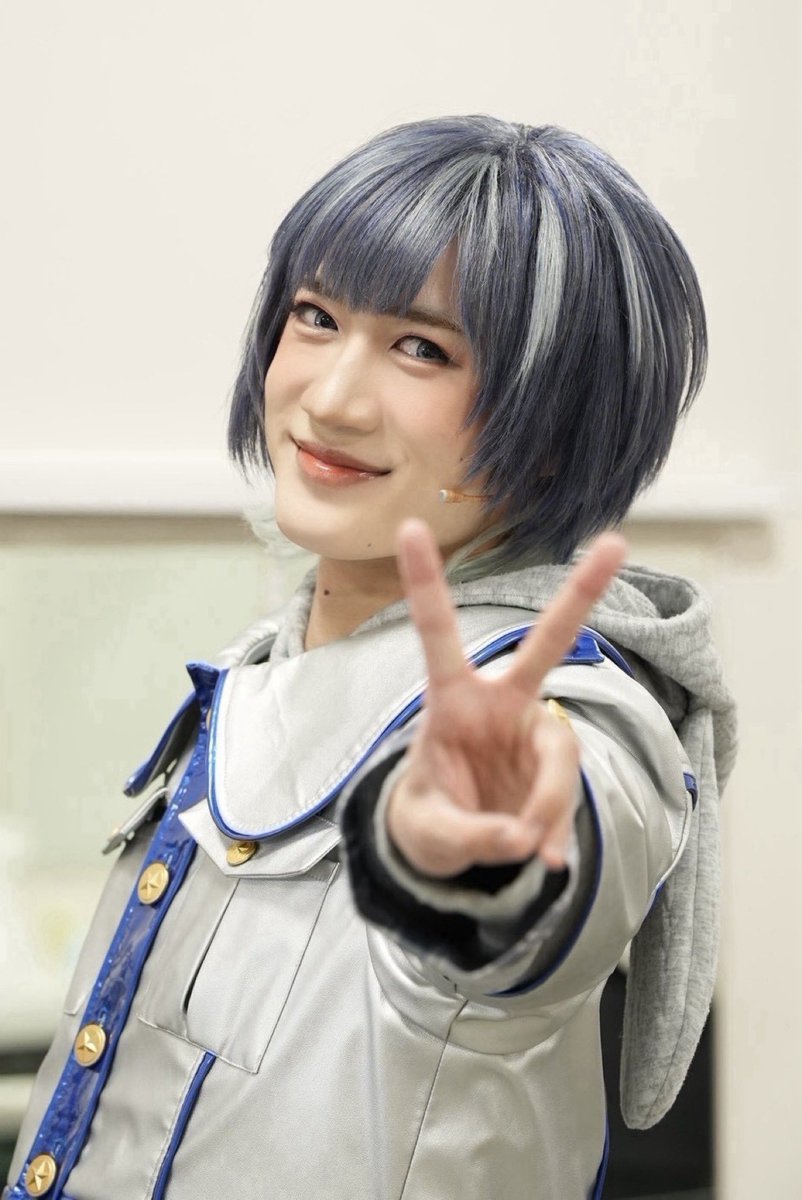 rukia_0513's tweet photo. ペコポン侵略ミュージカル『#ケロロ軍曹』
応援ありがとうございました🌎✨

メタケロロ小隊のメタタママ二等兵として、ケロミュの世界を生きられたこと、
このカンパニーの皆さんとご一緒できたこと、
応援してくださったペコポン人の皆さんと出逢えたこと、

かけがえのない宝物のような時間を過ごせて幸せでした。

またいつか会おう😁‼️

友達🤝✨

#ケロミュ #メタタママ二等兵 🛸🔰