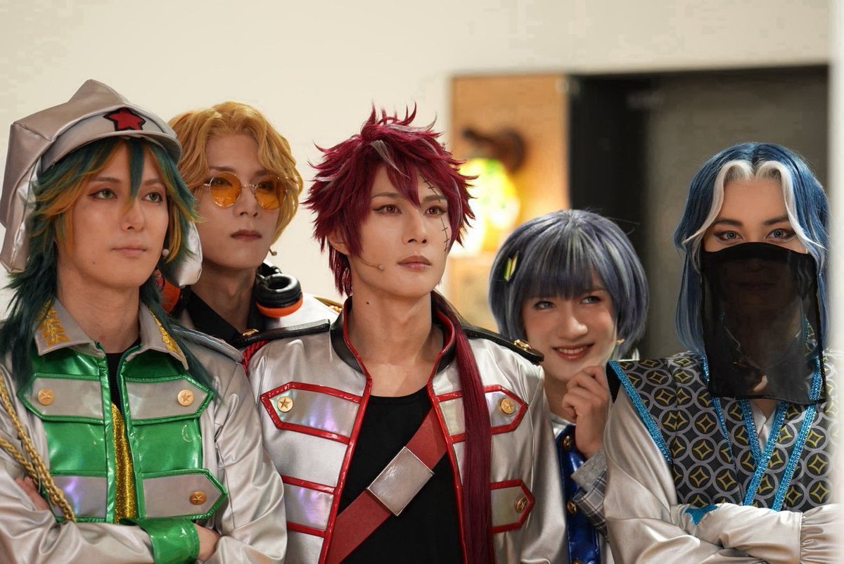 rukia_0513's tweet photo. ペコポン侵略ミュージカル『#ケロロ軍曹』
応援ありがとうございました🌎✨

メタケロロ小隊のメタタママ二等兵として、ケロミュの世界を生きられたこと、
このカンパニーの皆さんとご一緒できたこと、
応援してくださったペコポン人の皆さんと出逢えたこと、

かけがえのない宝物のような時間を過ごせて幸せでした。

またいつか会おう😁‼️

友達🤝✨

#ケロミュ #メタタママ二等兵 🛸🔰