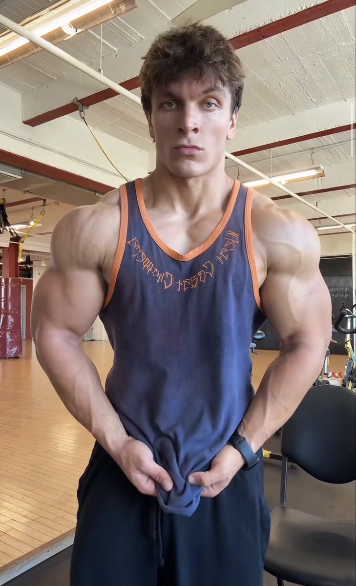 masterbrad500's tweet photo. Good morning boy. Itโs sunday worship and serve. Your wallet is mine ๐ช๐
#findom #findomsub #serve #dominate #obey #alpha https://t.co/xY76bLu25Q