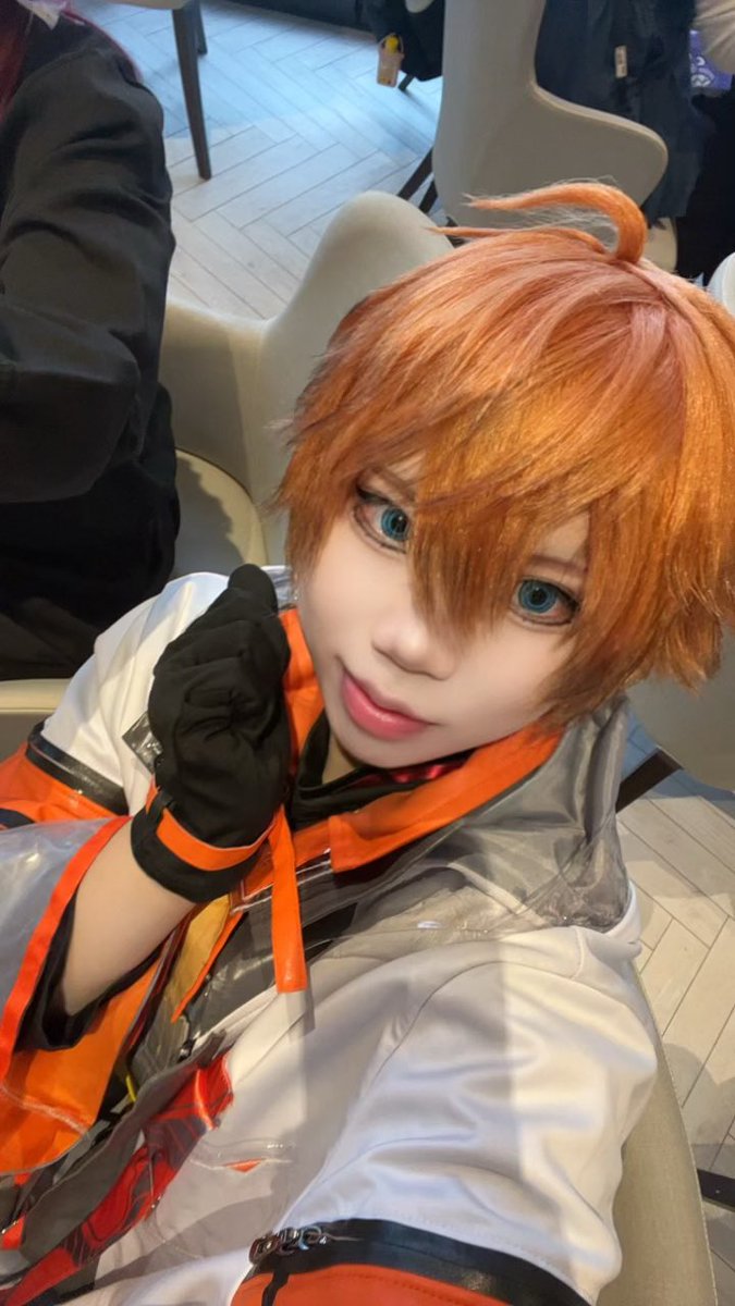 qqqq_cos's tweet photo. 1日目と2日目で真逆の顔してた😂 https://t.co/nIwTf0xW82