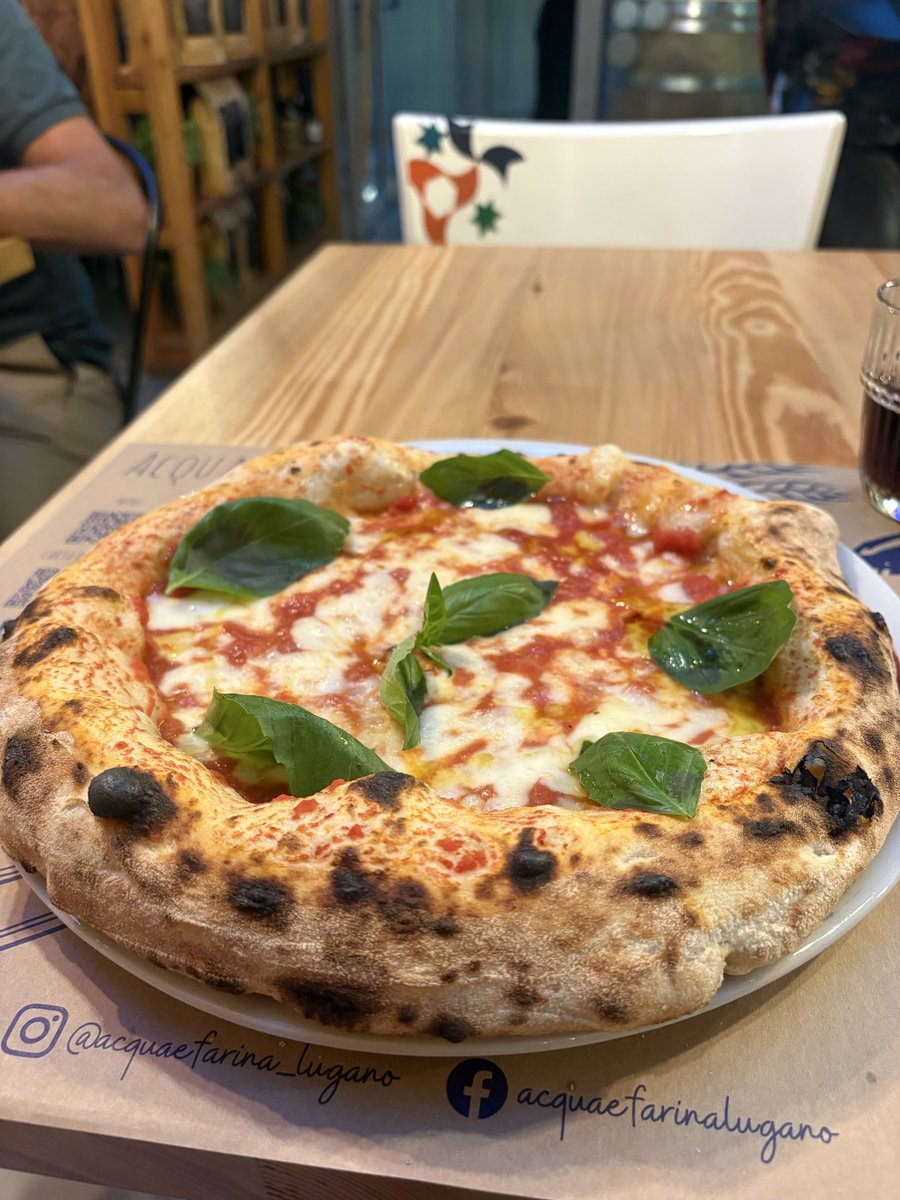 misra1197's tweet photo. Eating pizza with a fork and knife feels weird. https://t.co/TATZCZMHbz