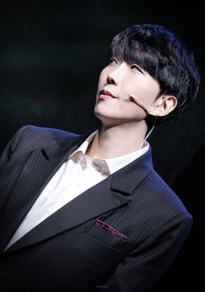 damda_U's tweet photo. 2026.9.27(일)
사의 찬미 커튼콜데이

사내 #김재범 

"헤이, 부르주아. 네 욕심은 정말이지 끝이 없어." https://t.co/Ob7ctuAwVj