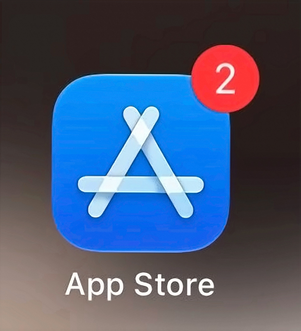 Duoduorimi's tweet photo. App Store 的更新界面出现新变化：应用列表现在会直接显示图标，点进去还能看到不同的更新选项。

有意思的是，我一直使用 Beta 版本，之前却完全没看到这条提示。 https://t.co/KCEfgjTb7b