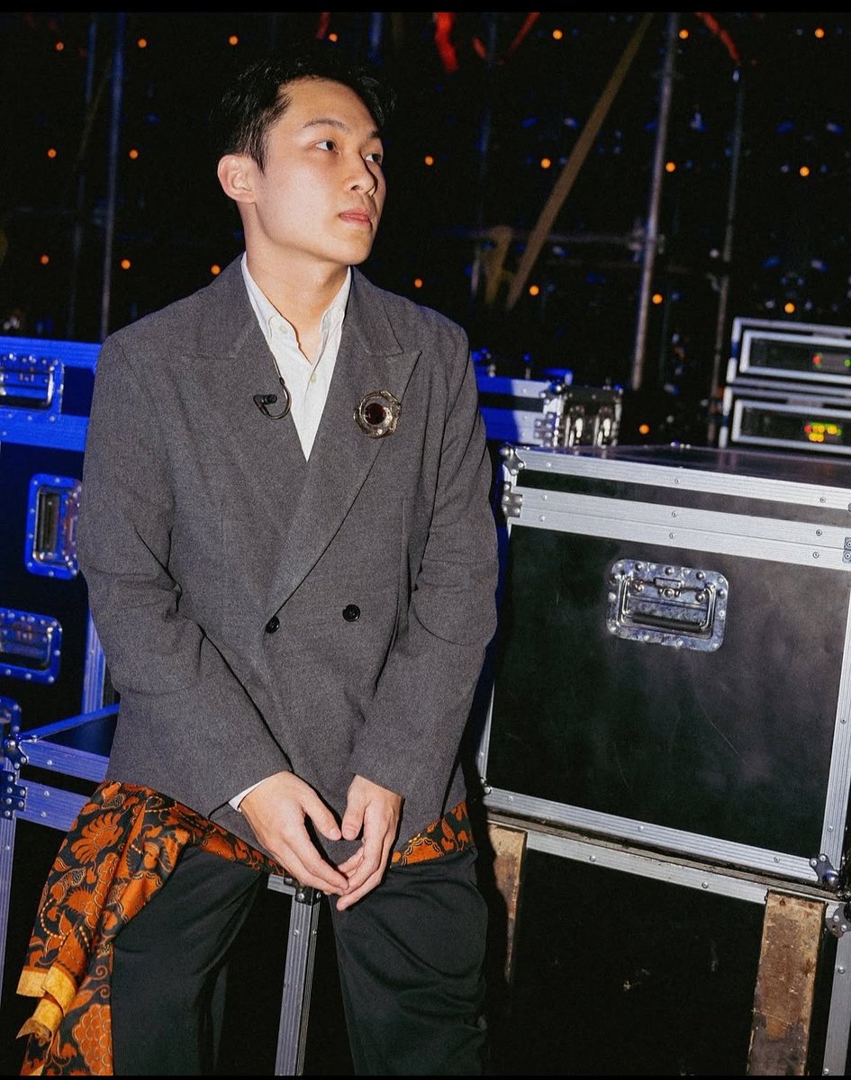 syududula's tweet photo. Effortlessly cool ya, Sam😎 https://t.co/MRMTSYh1Bz