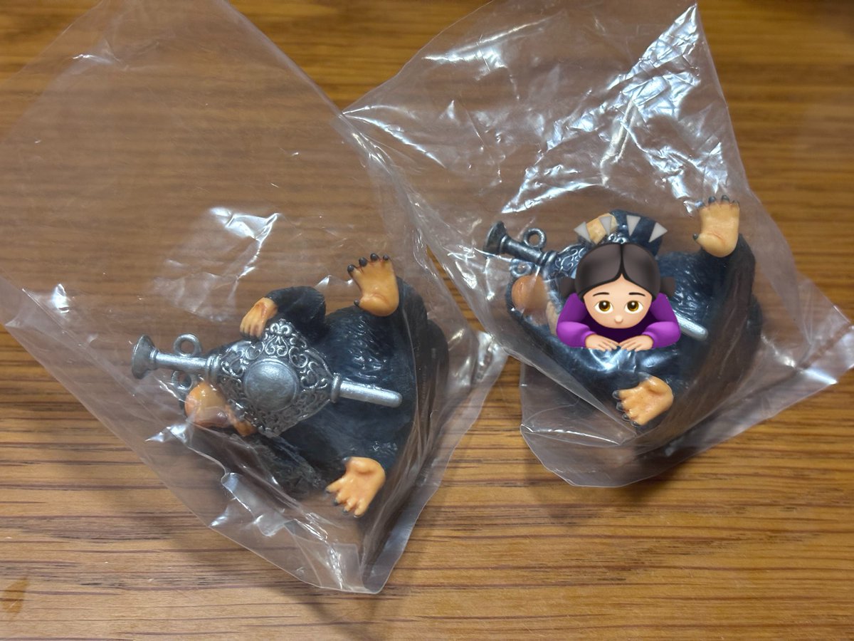 vpd_rnls1006's tweet photo. 【交換】ファンタスティック・ビースト ニフラー hide&amp;seek  かくれんぼフィギュア　ガチャ　カプセルトイ

譲▶︎血の誓いペンダント
求▶︎ガリオン硬貨

お気軽にお声掛けくださいっ⸜🌷⸝‍ https://t.co/cmoZ2nNj02