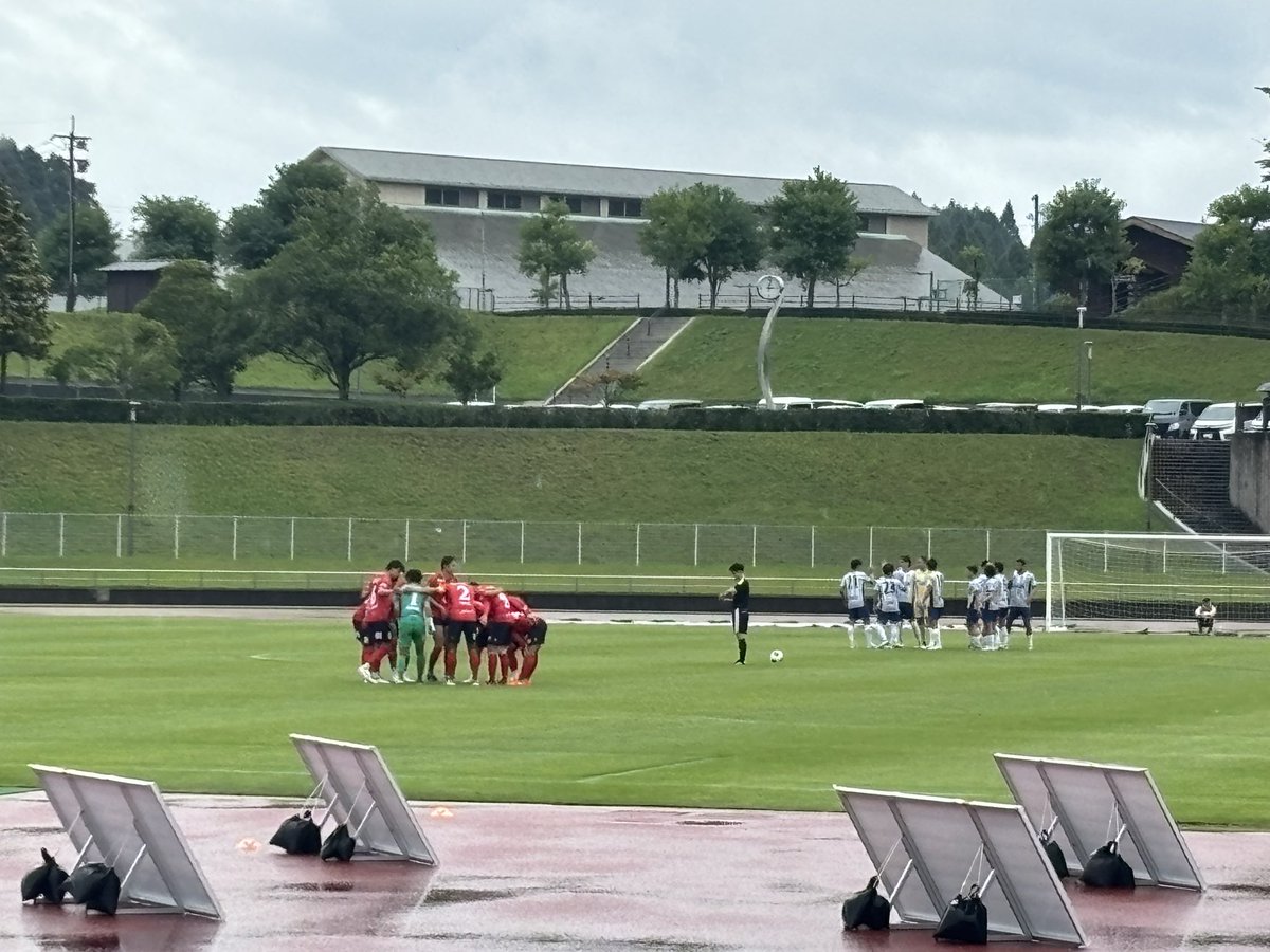 akisan__22's tweet photo. 9.27
2日連続で雨が降る中でのサッカー観戦。勝てそうで勝てないのはめっちゃ悔しい。
風邪をひかないように暖かくして寝ます。

#ヴェルスパ大分 https://t.co/2C4prSUBmn