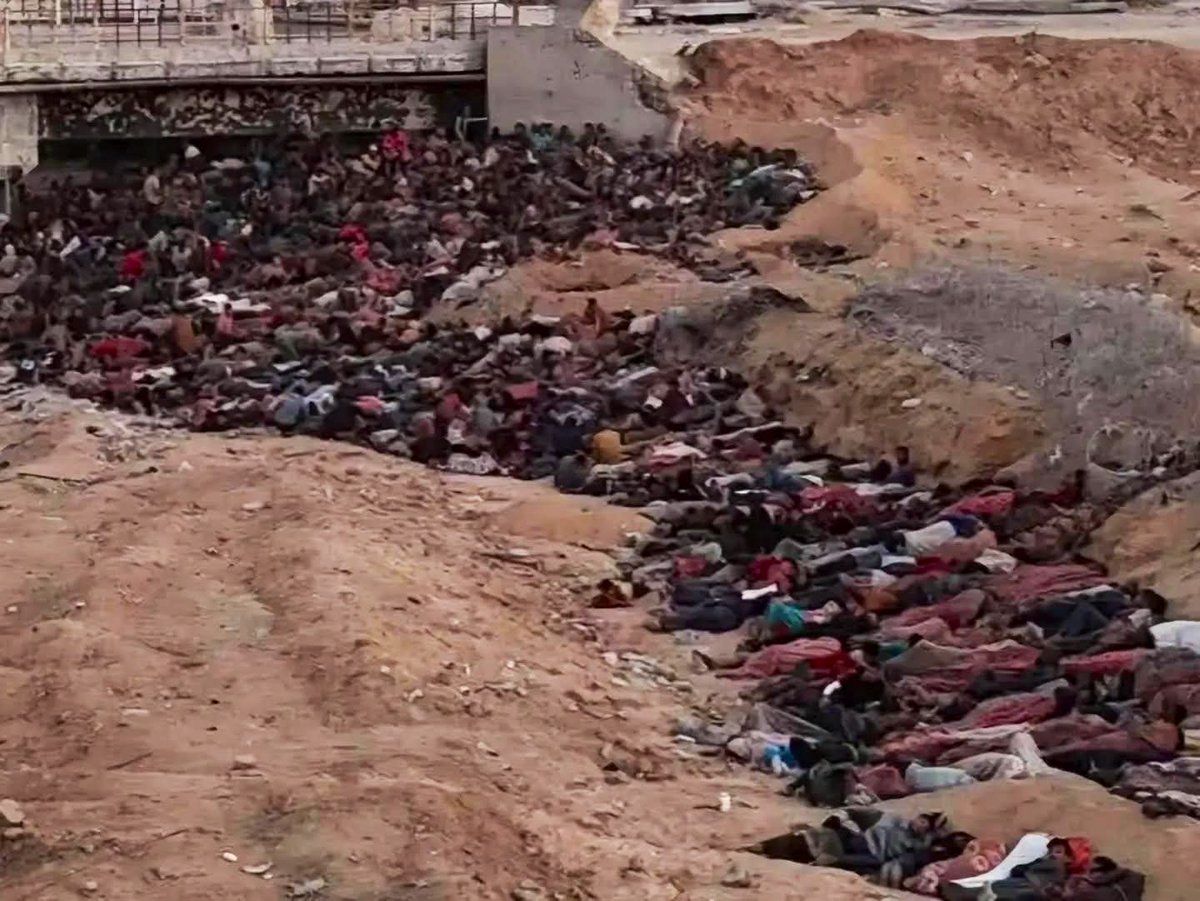 VictoriaSask's tweet photo. This massacre in El Geneina, Sudan unfolded on June 15, 2025. Hundreds of non-Arab people were gunned down while trying to leave the West Darfur capital. 

Let this be a reminder of what "they" do to Christians and all infidels. Islam is not a religion, nor are they peaceful. https://t.co/LcqwVErkGb
