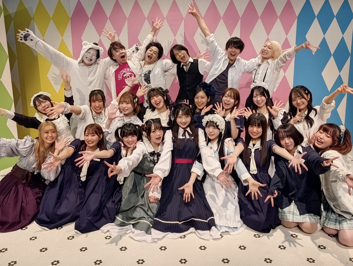 YUKA_0516_'s tweet photo. #お嬢様はバンドがやりたい 
2作目B班！全公演終演いたしました🎻✨

初めてのミュージカル！
沢山歌って踊って笑って演技ができて楽しかったです！実は歌もギターも得意だったりするからまたやりたいな〜🥰

ご来場下さった皆様、誠にありがとうございました！ネタバレはもう大丈夫だと思うので感想も是非聞かせてね🍓

栃乙女苺 役/羽瀬由佳