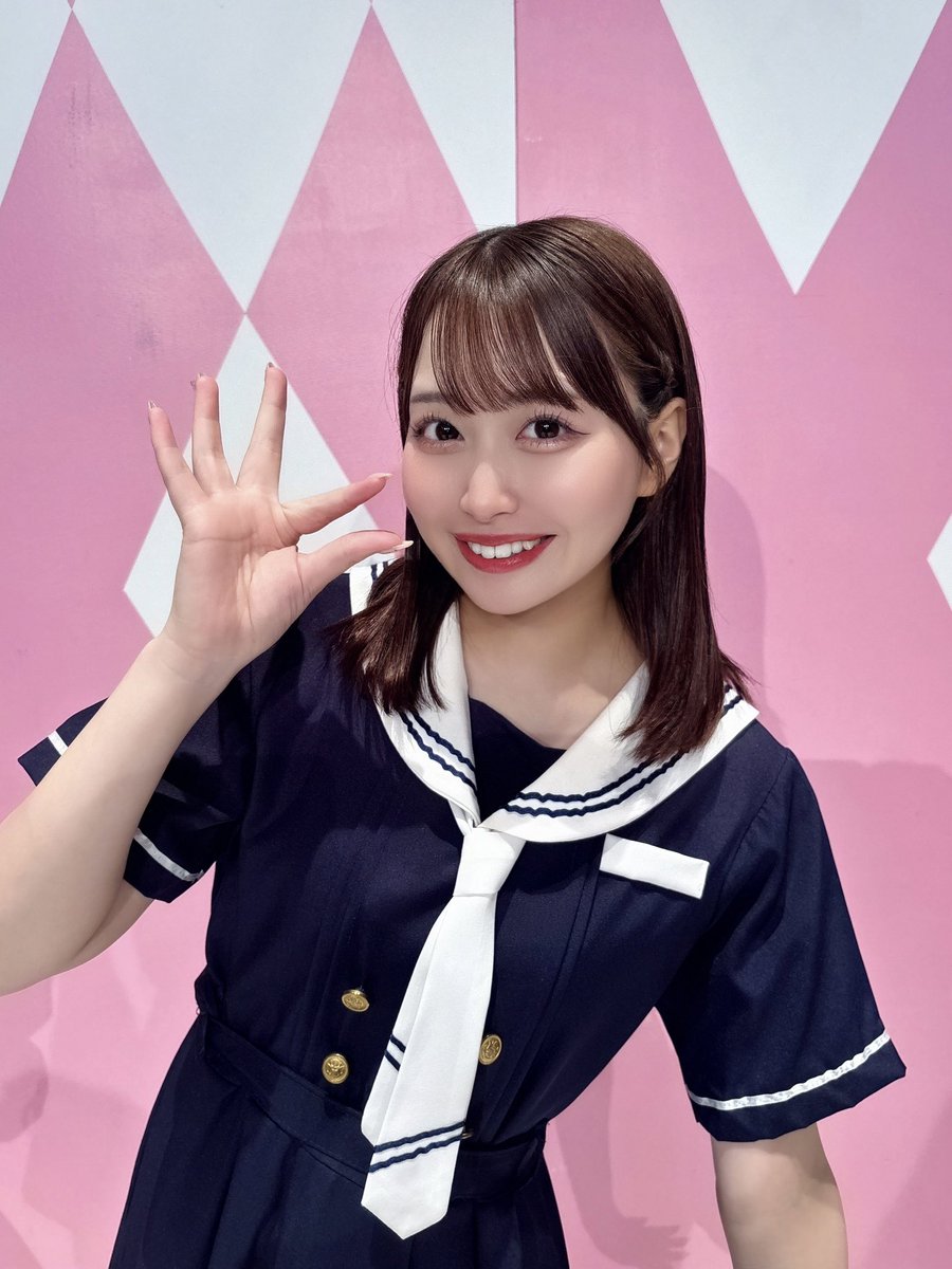 YUKA_0516_'s tweet photo. #お嬢様はバンドがやりたい 
2作目B班！全公演終演いたしました🎻✨

初めてのミュージカル！
沢山歌って踊って笑って演技ができて楽しかったです！実は歌もギターも得意だったりするからまたやりたいな〜🥰

ご来場下さった皆様、誠にありがとうございました！ネタバレはもう大丈夫だと思うので感想も是非聞かせてね🍓

栃乙女苺 役/羽瀬由佳
