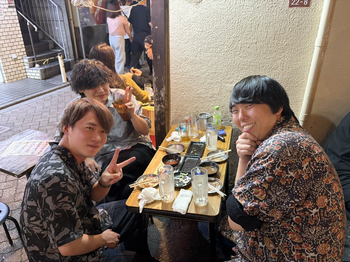 sanse0725's tweet photo. SWかなでばにーまつげとフルブーストの話しながら飲む謎の会 https://t.co/WDTIwEDDi8