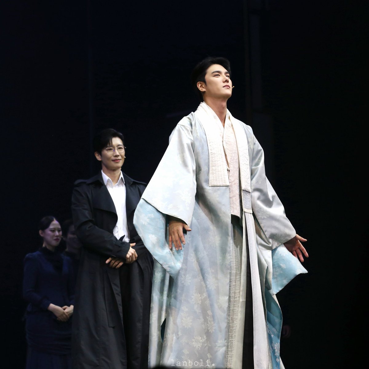 lan_boli1718's tweet photo. 만약 제 마음이 당신에게 사로잡힌다면…
#윤소호 #김경수 https://t.co/oPfeLfw8SN