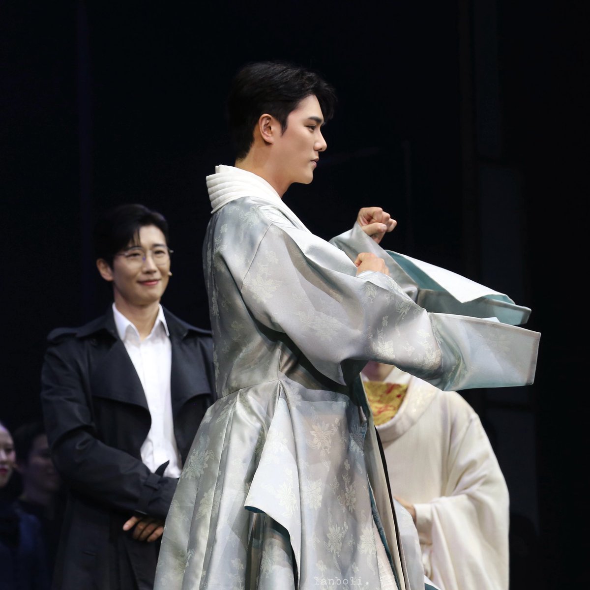 lan_boli1718's tweet photo. 만약 제 마음이 당신에게 사로잡힌다면…
#윤소호 #김경수 https://t.co/oPfeLfw8SN