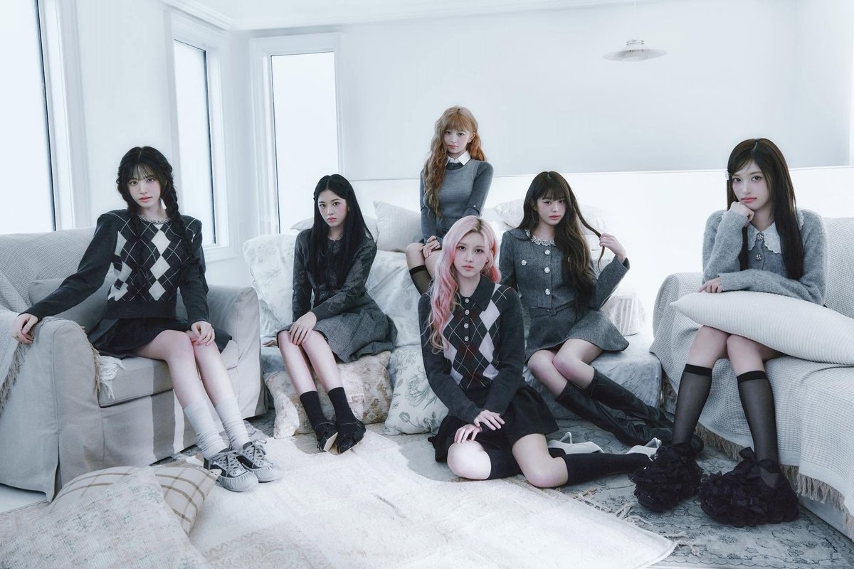 soompi's tweet photo. #IVE Announces Comeback Date For New EP "Looks Can Kill"
https://t.co/MB4AYGavjq https://t.co/uU8UxiUysl