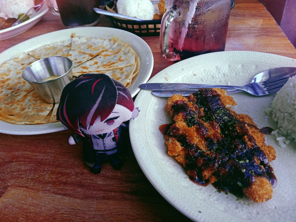 Eepy_cloud's tweet photo. Eating at a cafe with papechou!

#DailyVer https://t.co/DtHU7C8WVx