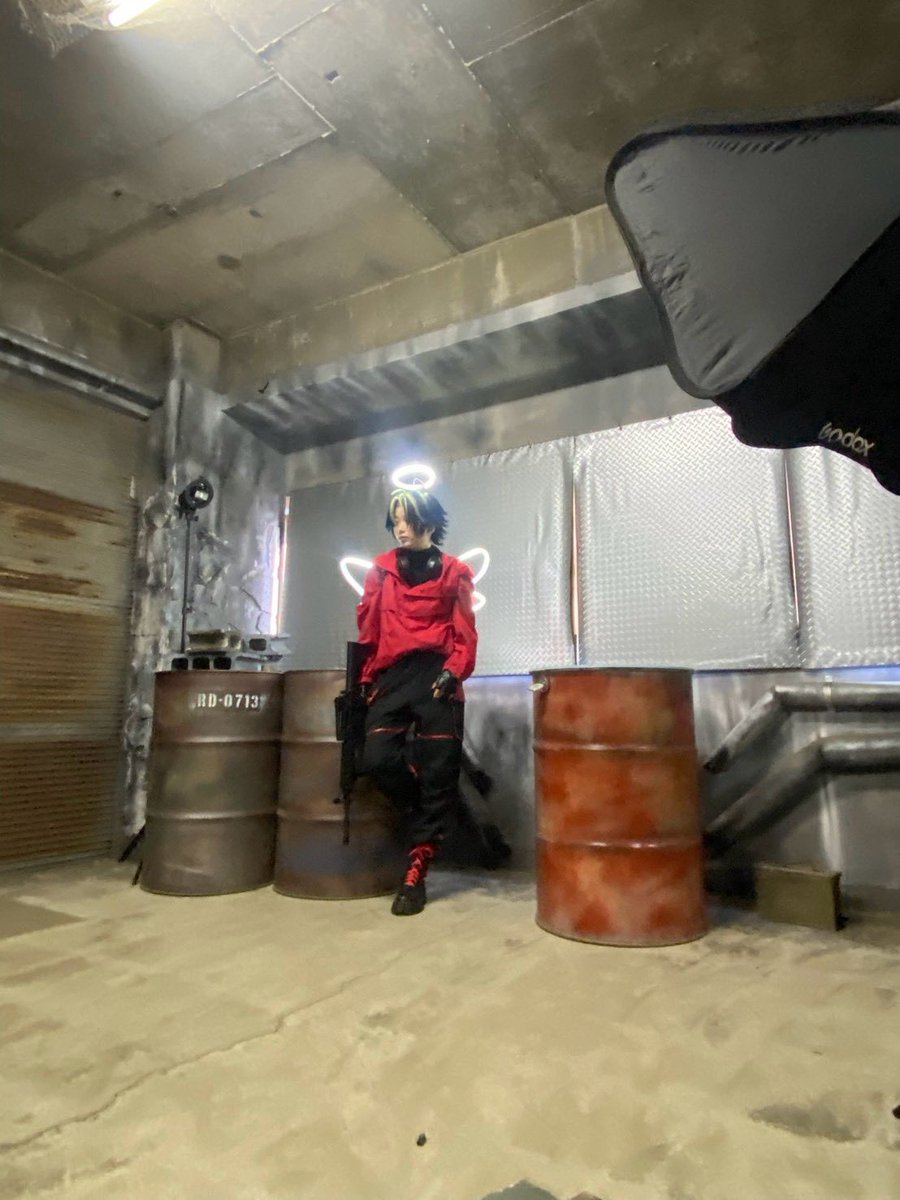 MahonnMo1ri's tweet photo. ⚠︎︎cos/💡/ゲーム内衣装

横から撮ってもらってた撮影中の堕天使さん(発光) https://t.co/VYcANoXZdN