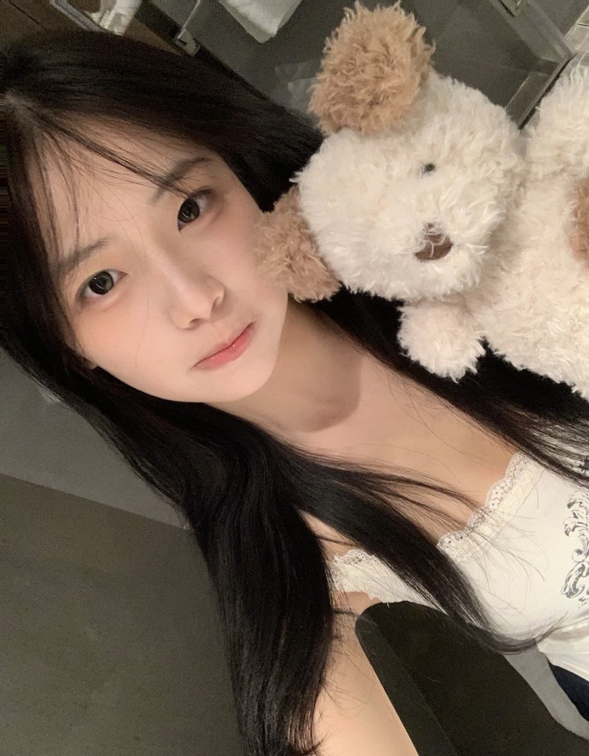 Autumnte1m's tweet photo. 本人21，女，167cm  50kg，蹲个同城搭子，国庆节出来一起玩，艾滋试纸检测能接受再来！点赞优先 https://t.co/qzk0s8pkcC