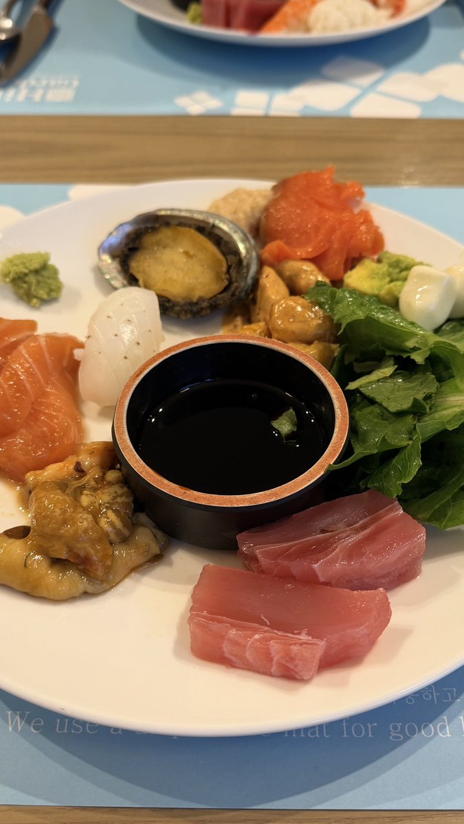 microxceedflex's tweet photo. 무꼬무꼬먹꼬 하다가 옴 그치만 오랜만의 뷔페.... 생각만큼 이제 많이 못 먹겠어요 https://t.co/vFqhA6lFXq