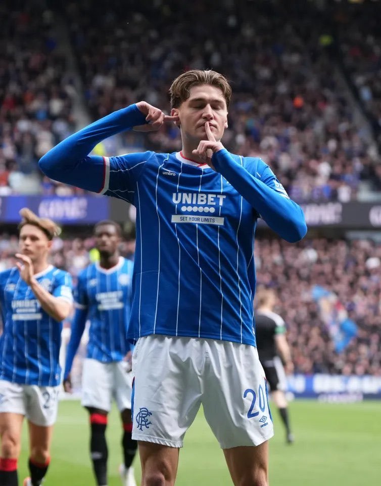 ailcom14580628's tweet photo. SIX DAYS from their absolute mauling to Rangers - again - and the only snippet of hope they can find is to make a Man City / Rangers comparison and hope it catches fire. 

I will say it again - GENERATIONAL MELTDOWN. 

They’re one bad incident away from a Tommy Sheridan plea. https://t.co/woxYrvgGiK