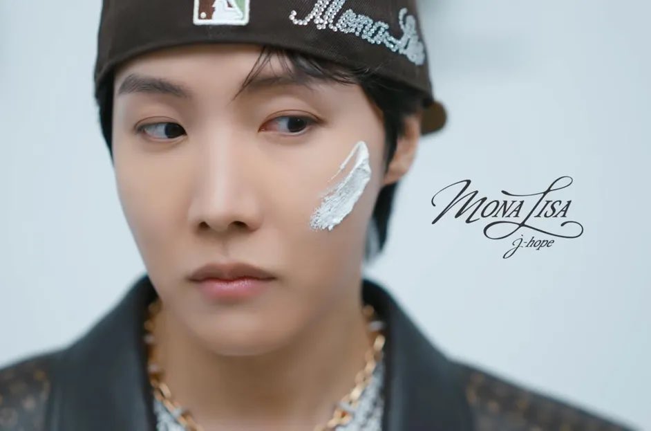 btschartmaster's tweet photo. j-hope's "MONA LISA" has surpassed 300 million streams on Spotify. https://t.co/oFR3f61nSP