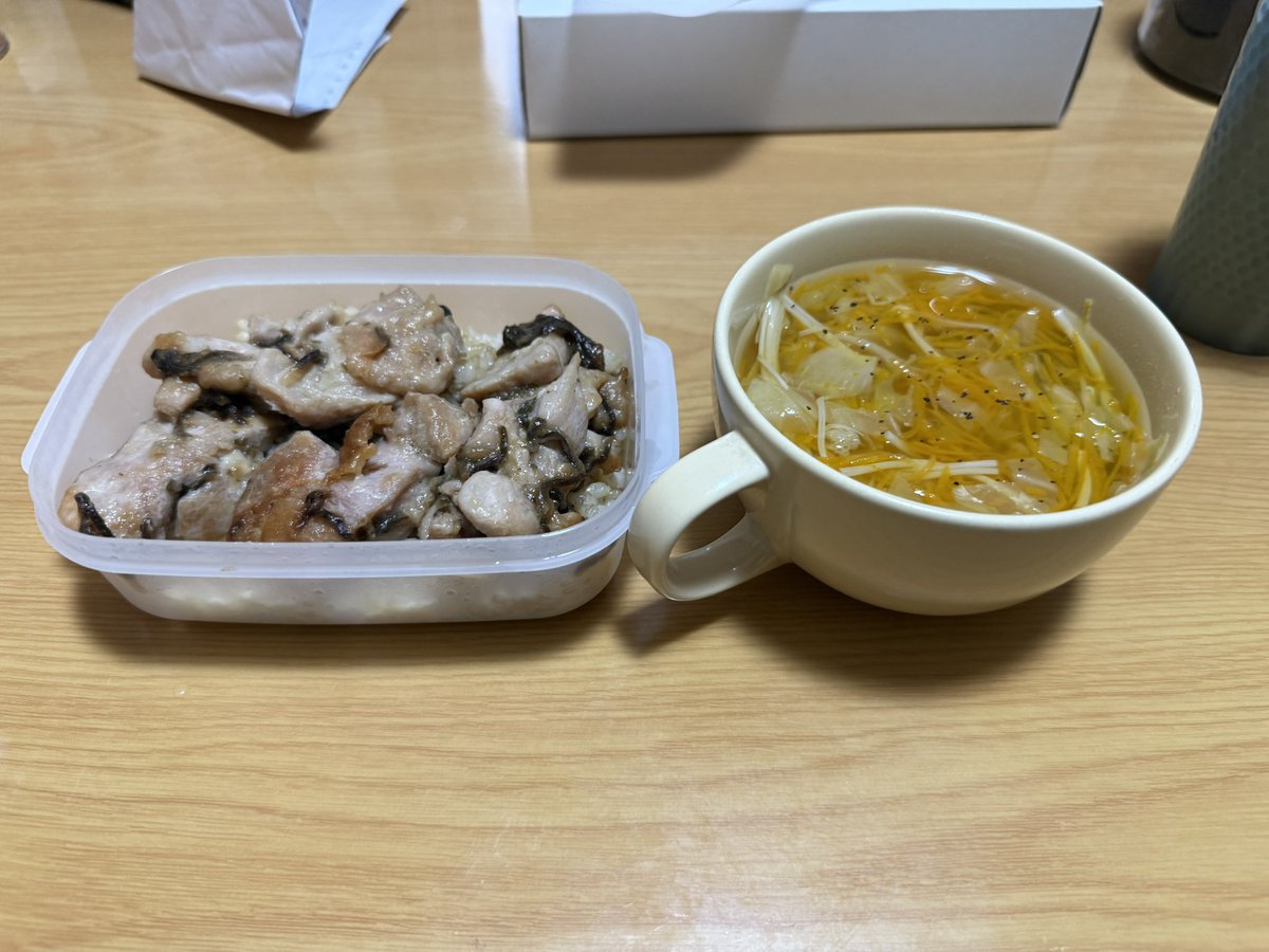 sKnari0o's tweet photo. これお昼、朝は健康体 https://t.co/00p59o0esO