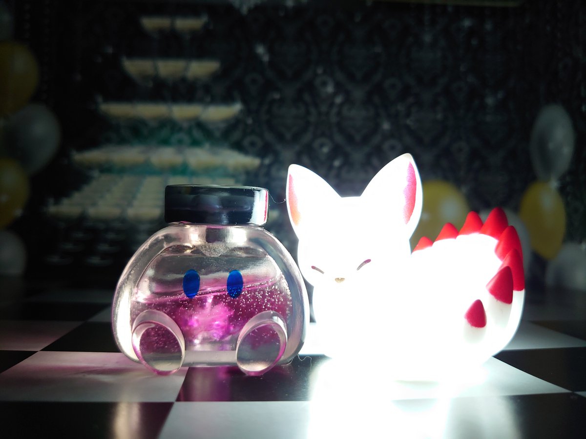 EvhXperia's tweet photo. すっきりしない天気が続きますが、頑張って行きましょう。
👊😆🎵
#ちび謎生物 https://t.co/BVqaV1Kb7C