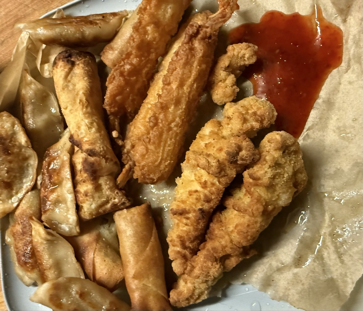 rickrrobertson's tweet photo. @platinombrero Walmart Frozen aisle for $20 gets you food for five-six meals in the air fryer. https://t.co/NkASrmrOFw