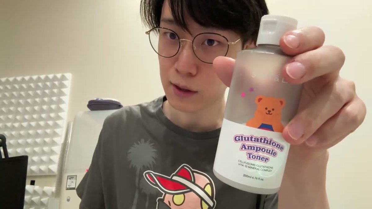 ZebraShoma7's tweet photo. 33歳ポケモントレーナーのスキンケアグッズ大紹介コーナー https://t.co/lUB7p2HhNi @YouTubeより https://t.co/BiY11GCmrF