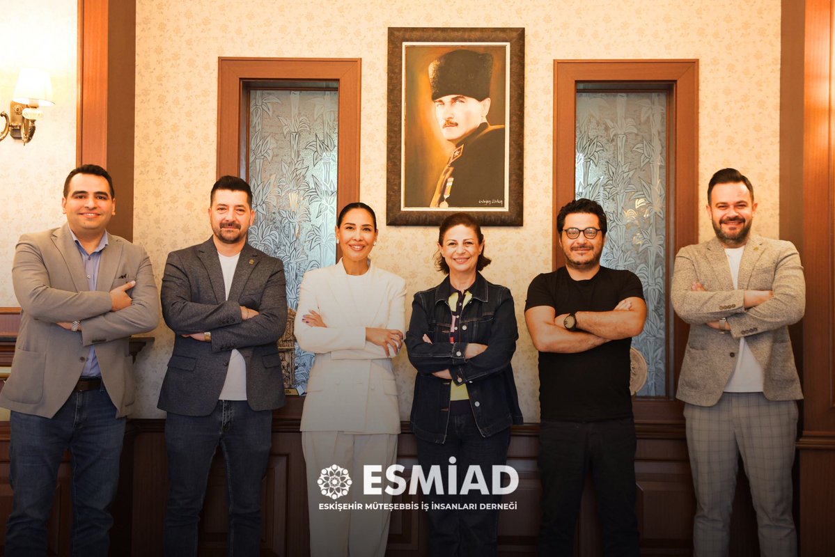 esmiad_'s tweet photo. Eskişehir Büyükşehir Belediye Başkanımız Ayşe Ünlüce’nin de katılımlarıyla gerçekleşen gecemizde; iş dünyasını, ekonomiyi ve geleceğe dair farklı bakış açılarını aynı çatı altında buluşturmanın mutluluğunu yaşadık.

#ESMİAD #Eskişehir #EkonomininRotası #AhmetMertBaşaran https://t.co/2jYKRhi1H4