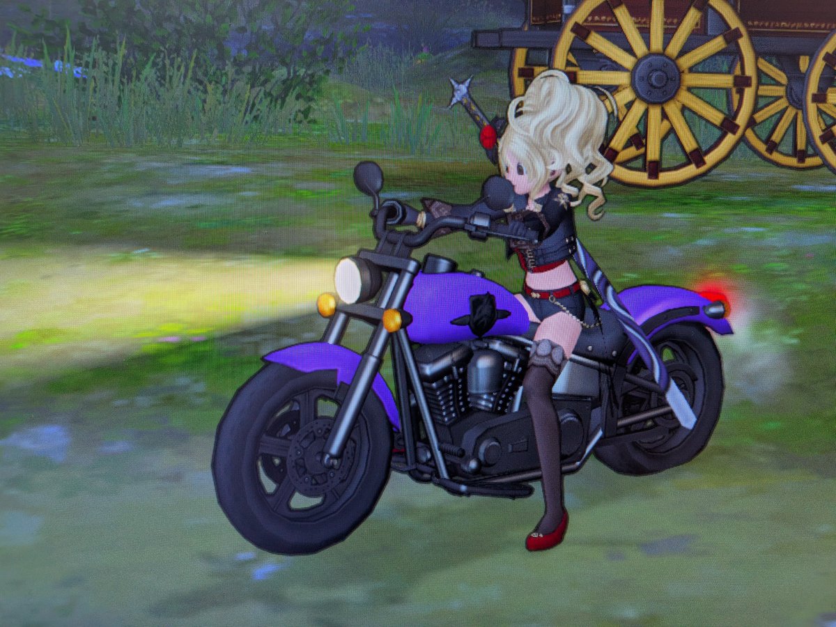 dangan6547's tweet photo. ドラクエXオンラインのサブキャラをこんな感じにしてモーターサイクルプリズムにまたがってる画像をGeminiが画像処理したらやたらとかっこよくなったのだか。🏍でも、タンクのエンブレム大丈夫かな💦

#ドラゴンクエストXオンライン https://t.co/WtF5hjipHn
