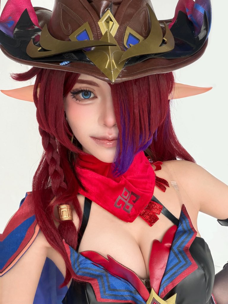 Tsuki_Lunal's tweet photo. 久しぶりの原神コスプレ
チャスカさん🪶

#0927灼烈のナタ併せ https://t.co/4ghYbhS4Qu