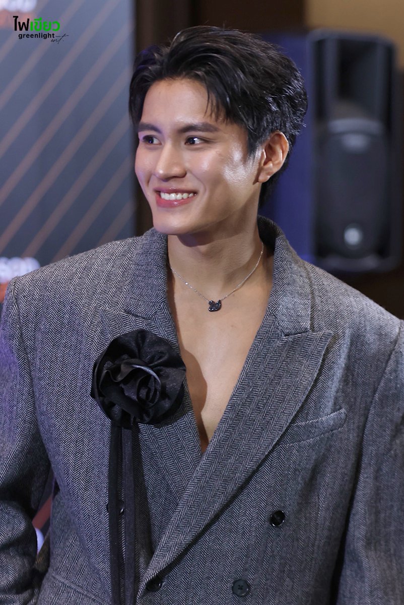 faikeaw_ent's tweet photo. “ไดร์ม่อน ณรกร - บูม สหรัฐ” ร่วมงาน FEED X KHAOSOD AWARDS 2026

#diamondnrk_ #boomsaharat #บูมสหรัฐ
#FEEDxKHAOSODAwards2026 https://t.co/jhLO4N4M7P